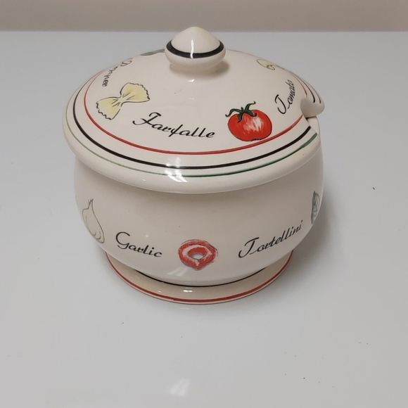 Beautiful Set Of Pasta Dishes - Picture 8 of 10